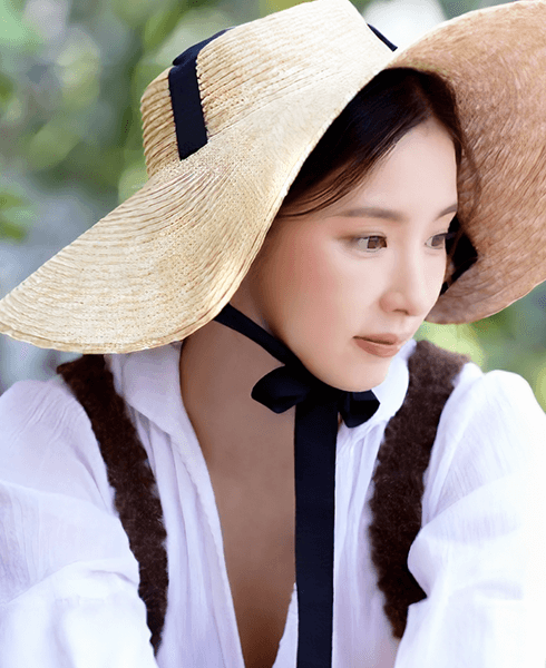 신세경 2023 Season’s Greetings Preview